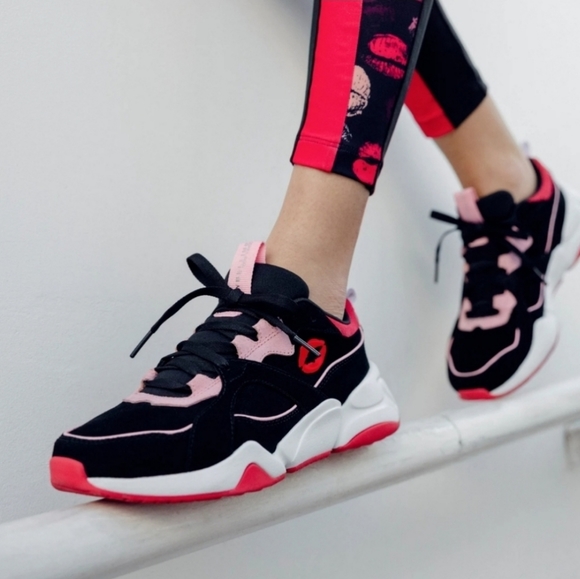 Puma Nova x Maybelline Sneakers Size 6 NWOT'S